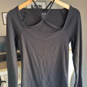 GAP Women's Elegant Black Long Sleeve Tee